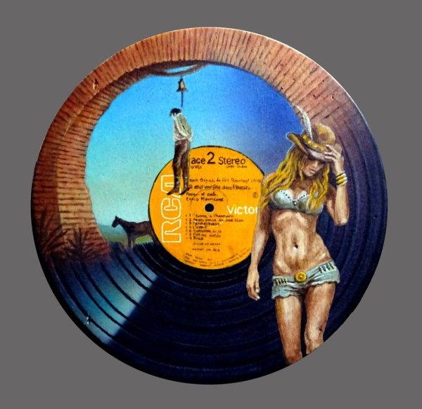 Fon odnotonny reklamnyy plakat na Holodilnik