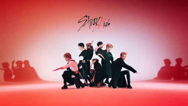 Группа Stray Kids miroh