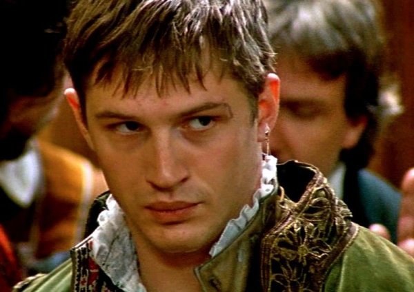 Том Харди Роберт Дадли