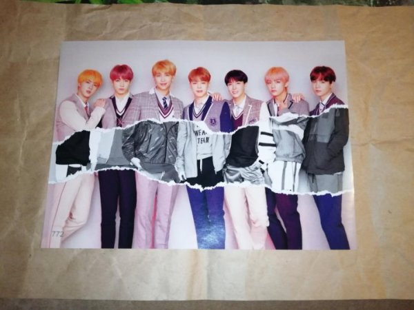 Плакаты БТС С автографами