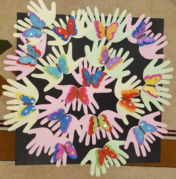 Букеты из ладошек в детском саду