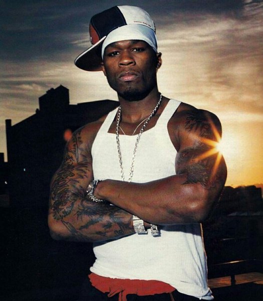 50 Cent с пистолетом