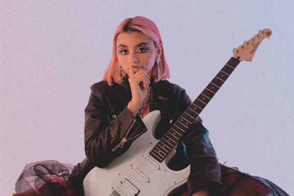 Дора певица Дарья Шиханова 2020