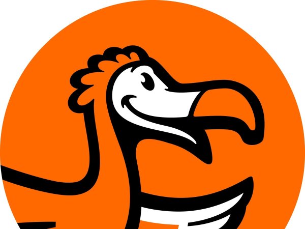 Додо пицца значок