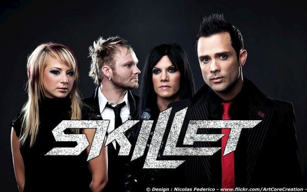 Участники группы Skillet