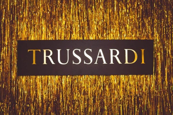 Бренд Trussardi логотип