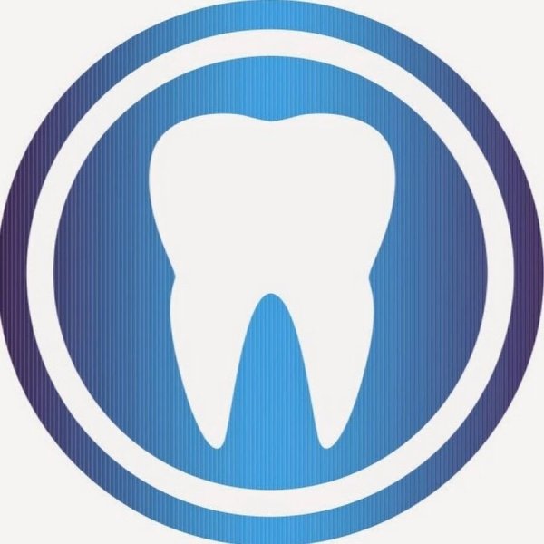 Логотип зуба стоматология