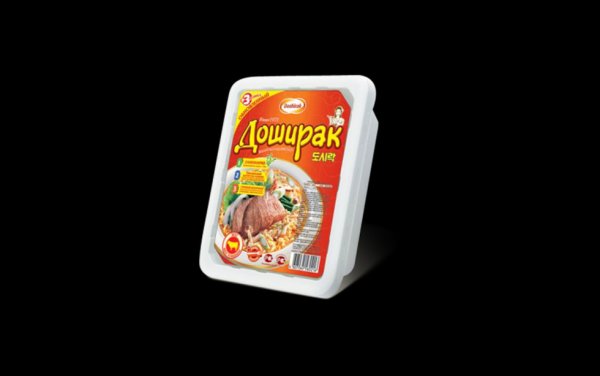 Доширак на черном фоне