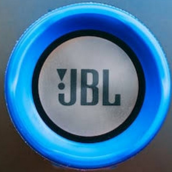 Значок JBL круглый