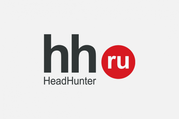 Логотип HH на здании