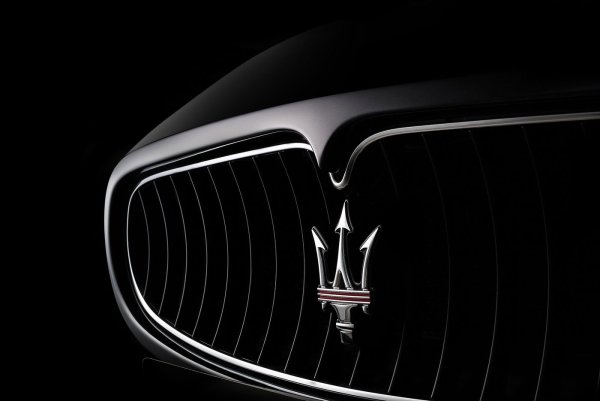 Знак Мазерати эмблема