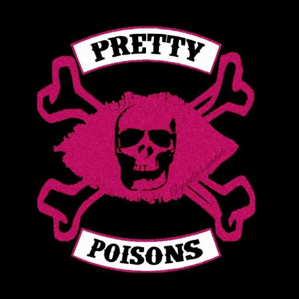 Значок черепа с костями