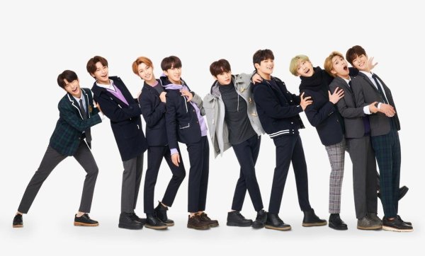 Stray Kids в полный рост на белом фоне