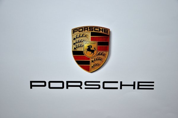 Porsche logo 2021