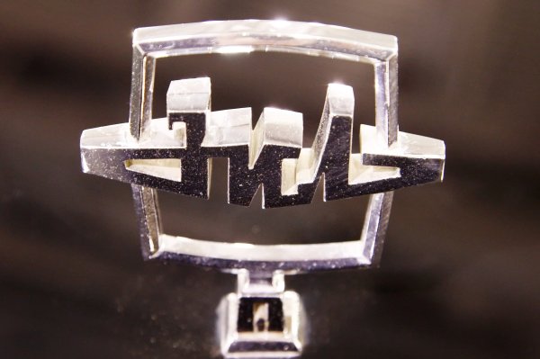 Эмблема автомобиля ЗИЛ