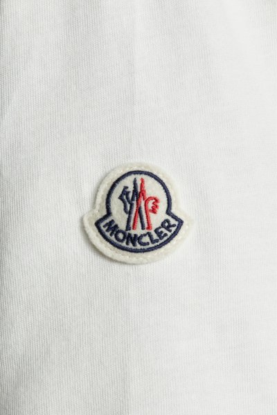 Монклер эмблема