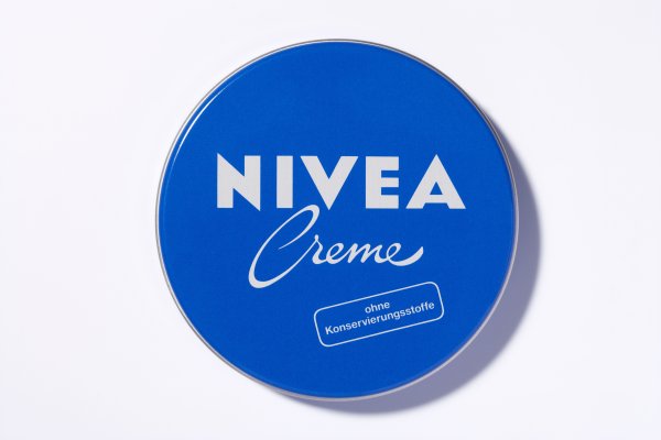 Логотип нивея 2021