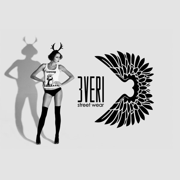 Лейбл одежды с крыльями