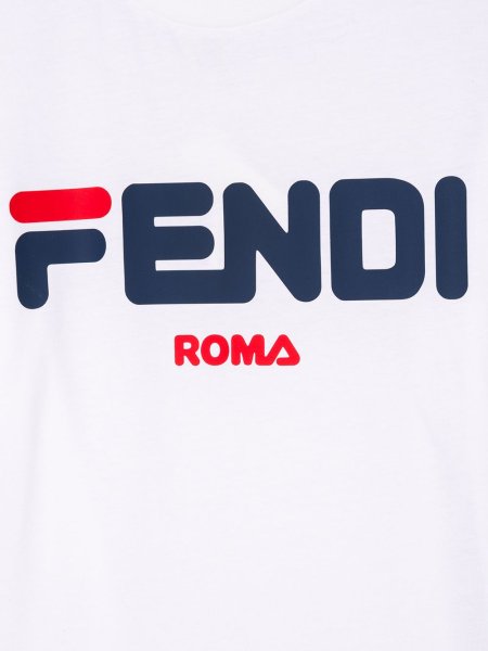 Fendi надпись