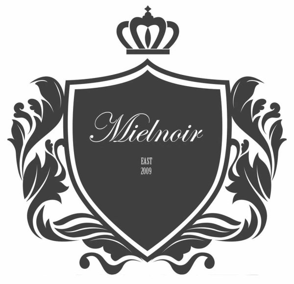 Геральдический щит с короной