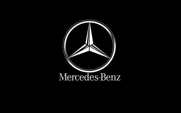Mercedes Benz надпись