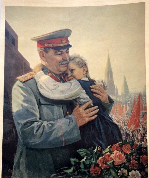 Вера Кондакова поцеловала Сталина