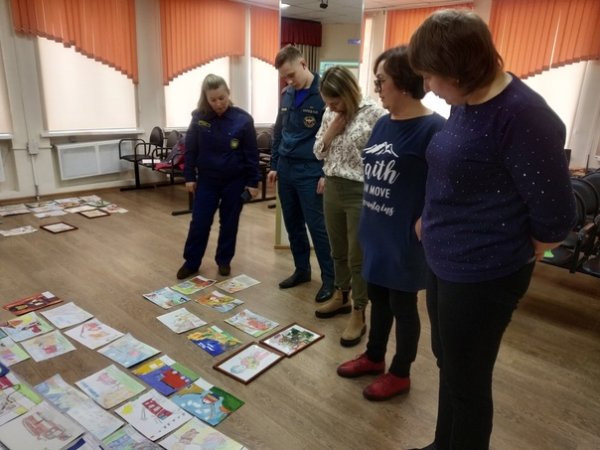 2 Пятилетка 1933-1937 плакат