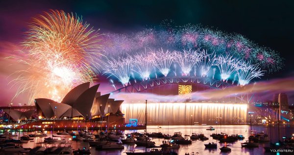 Новогодний фейерверк в Австралии