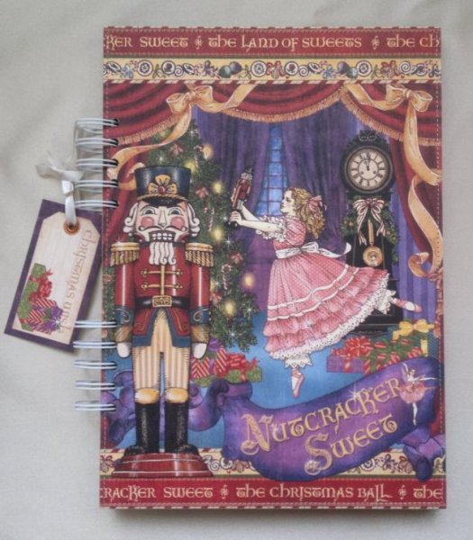 Часы из сказки Щелкунчик