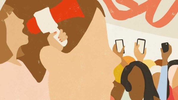 Женщина с плакатом