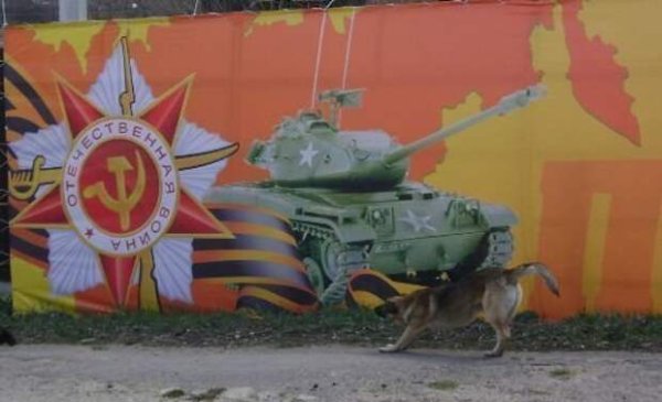 Плакаты ко Дню Победы с немецкими танками