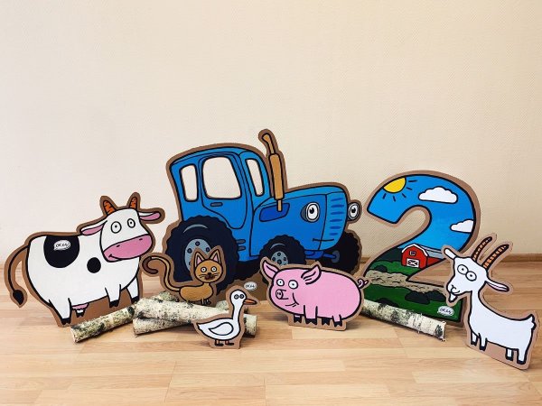 Фотокартон синий трактор