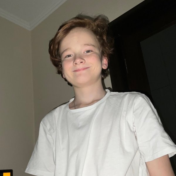 ДДЛК Стикеры Юри