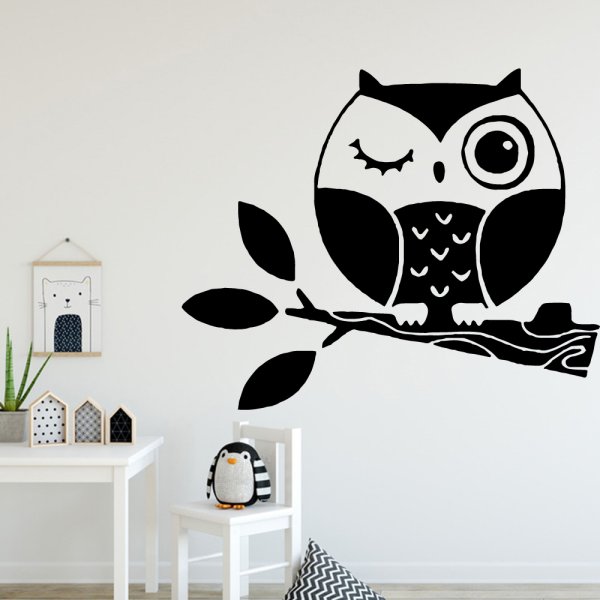 Силуэт Совы на ветке