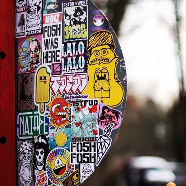 Стрит арт наклейки