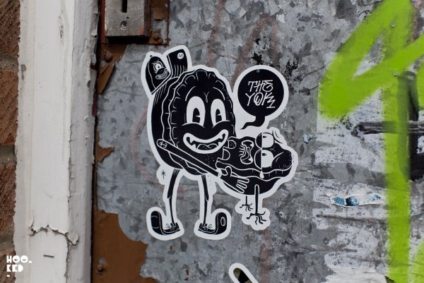 Стрит арт наклейки