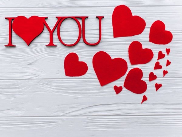 Надпись люблю