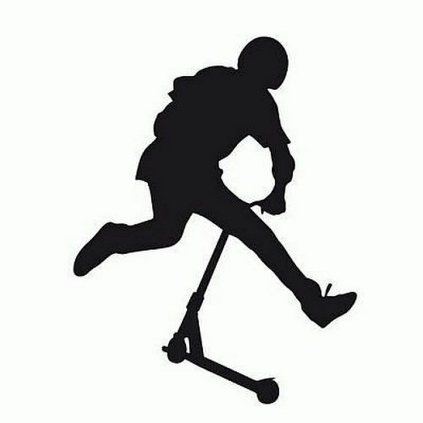 Силуэт на трюковом самокате