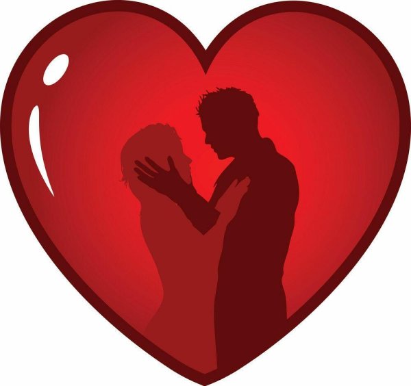 Обнимает сердечко