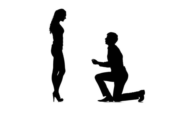 Силует мужчины на коленях