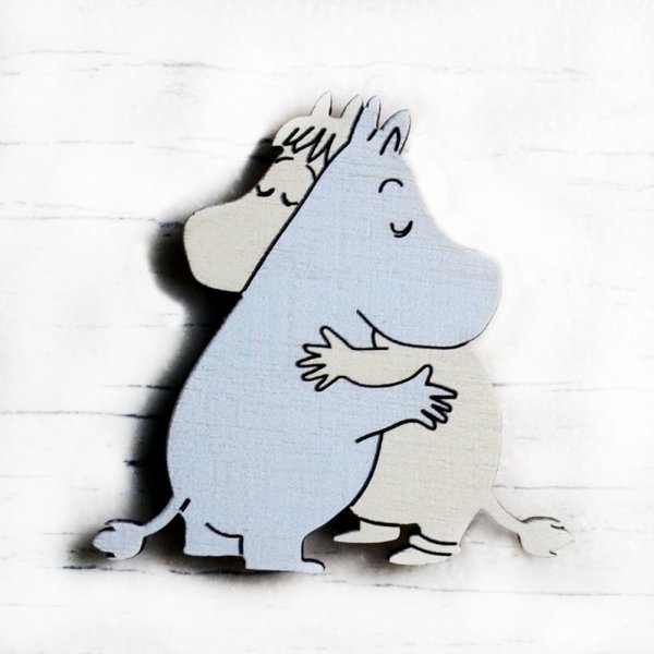 Муми Тролли обнимаются