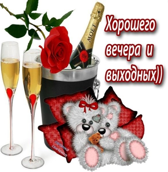 Две чашки кофе на белом фоне