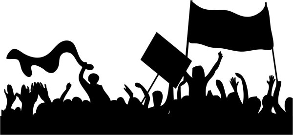 Толпа с флагами