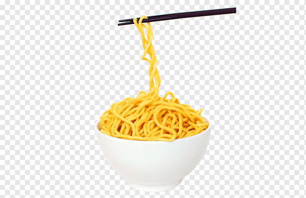 Лапша в тарелке на белом фоне