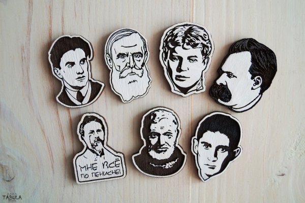 Значки с писателями и поэтами