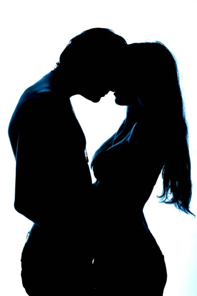 Силуэт мужчины и женщины