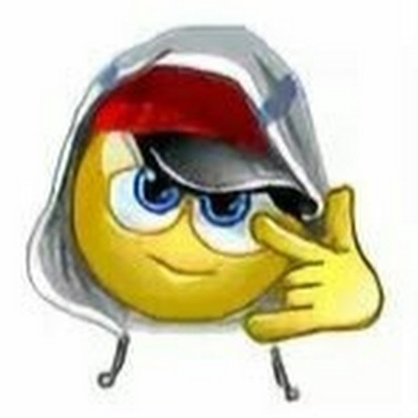 Смайлик в кепке