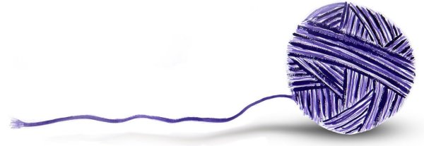 Моток ниток на белом фоне