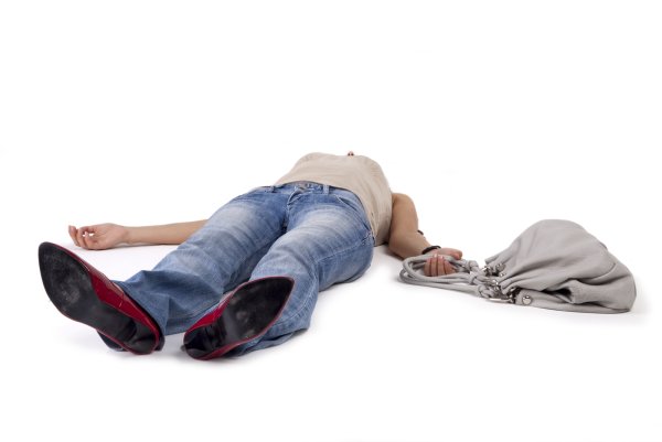 Человек лежит