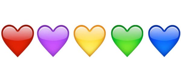 Смайлик сердечко на прозрачном фоне